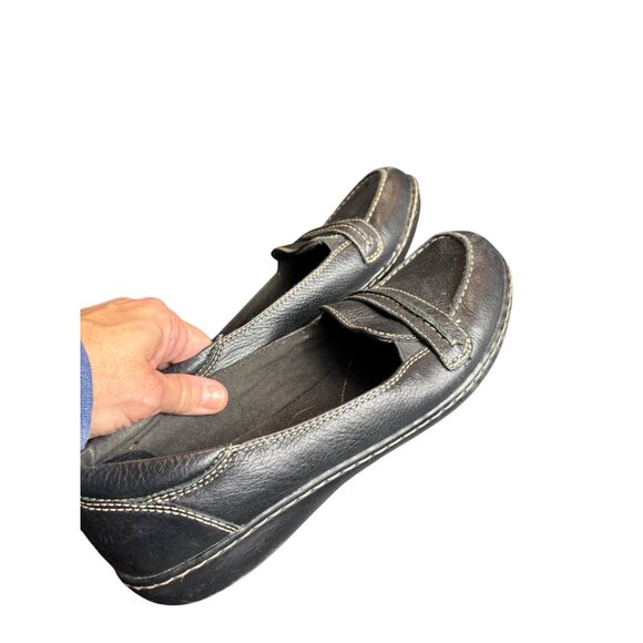 Clarks Womens Black pebbled Leather Loafers Size 9 - Picture 2 of 8